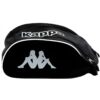 Sac à chaussures Kappa Baho noir avec grand logo Omini blanc sur le côté.